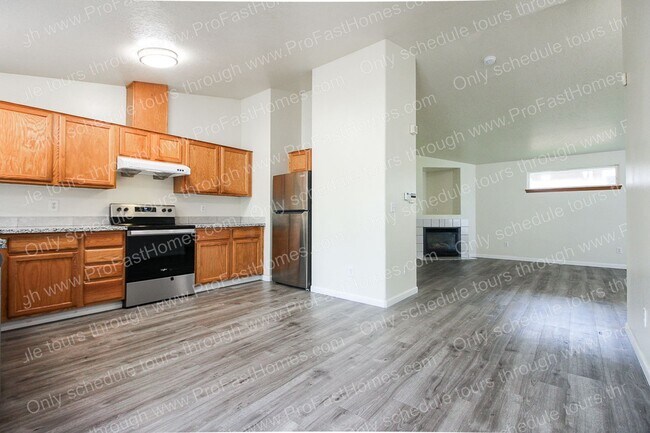 Building Photo - 6416 SE 139th Ave
