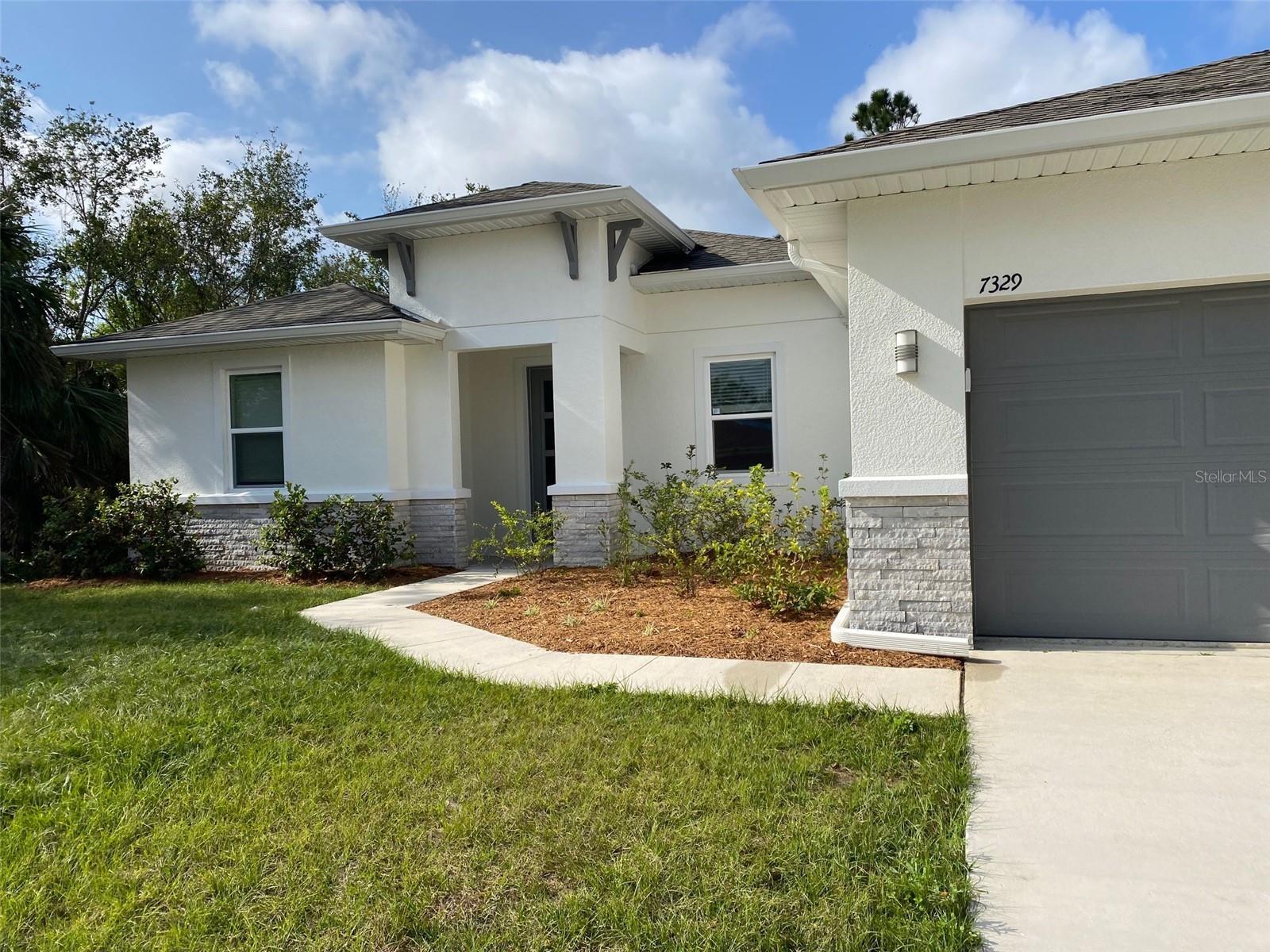Building Photo - 7329 Helliwell St