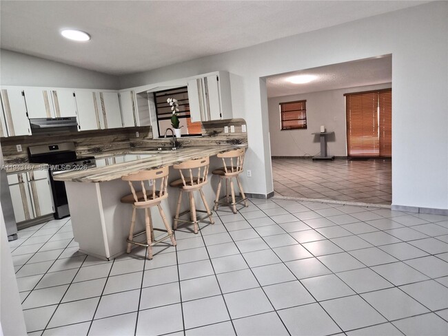 Building Photo - 1453 SW 137th Pl