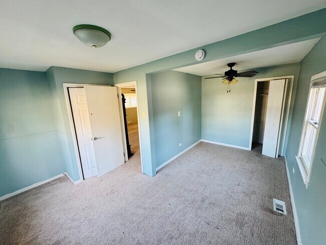 Building Photo - 42160 N 6th Ave