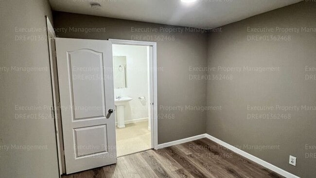 Building Photo - Spacious 3 bedroom, 2.5 bathroom townhome. ASK ABOUT THE MOVE IN SPECIAL (OAC)!