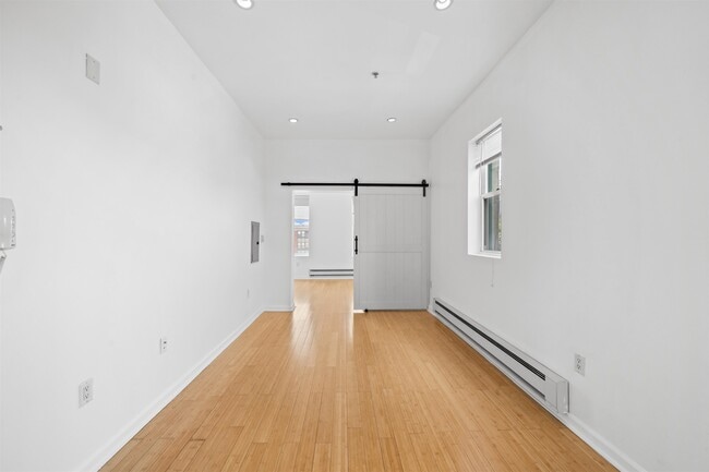 Building Photo - 88 Brunswick St