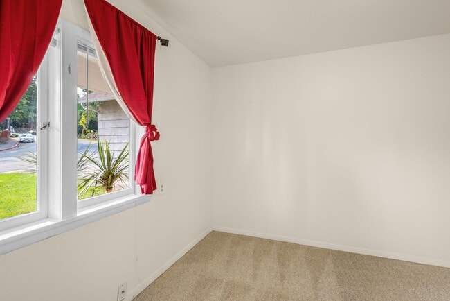 Building Photo - 4bd/2.5ba Kirkland Home