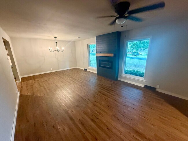 Building Photo - 316 Marzee Ann Dr