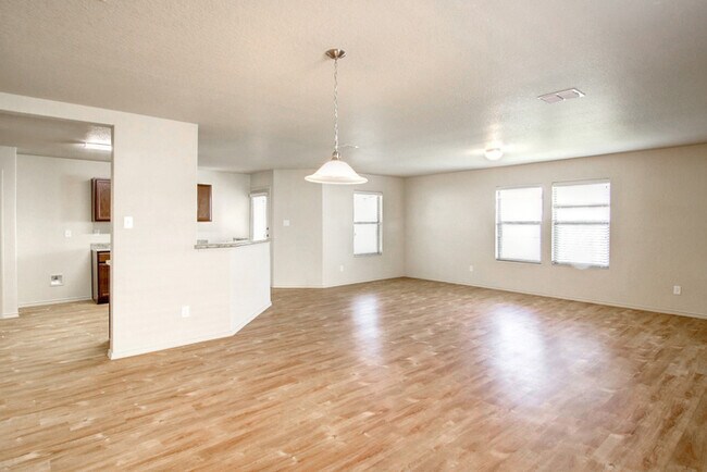 Building Photo - 8906 Scarlett Pl