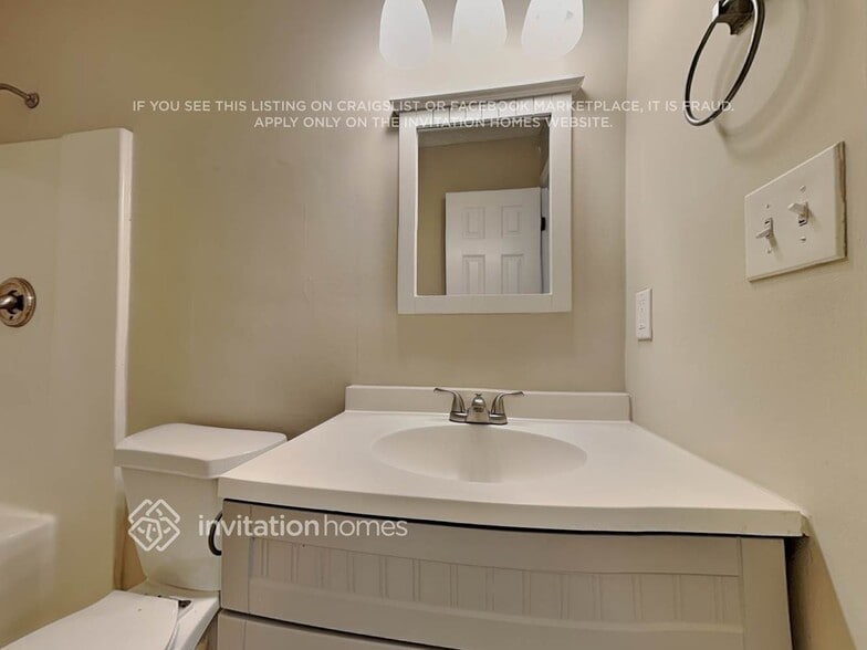 Building Photo - 36 Willow Dr