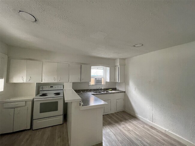 Building Photo - 4602 Leffingwell St