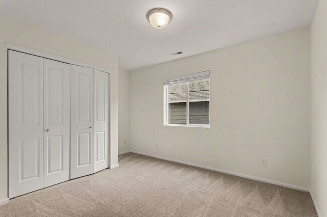 Building Photo - 3005 Eagle Loop NE