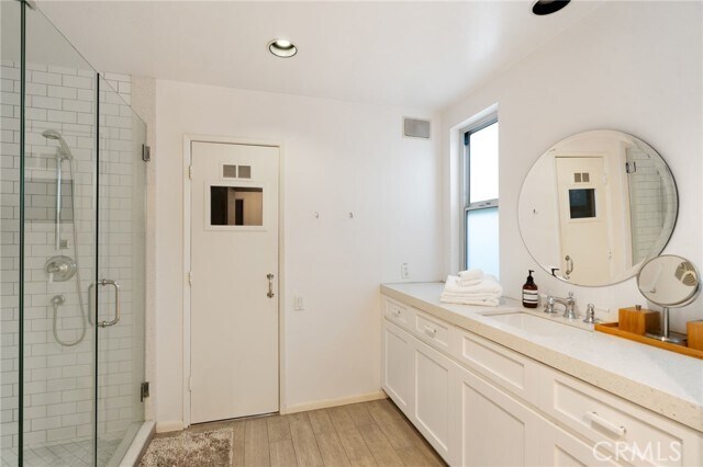 Building Photo - 1447 Kings Rd