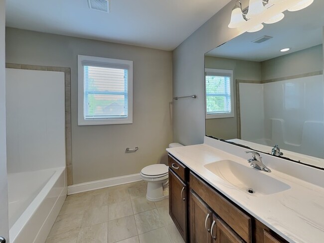 Building Photo - 105 Hilldebrant Dr