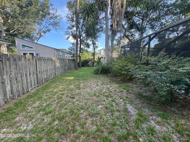 Building Photo - 12402 Mt Pleasant Woods Dr