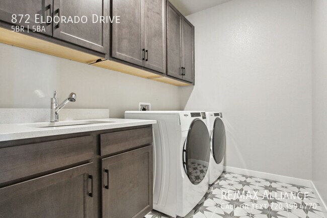 Building Photo - 872 Eldorado Dr