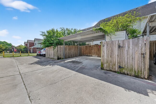 Building Photo - 11735 Alief Clodine Rd