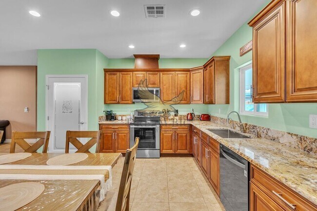 Building Photo - 4615 E St Louis Ave