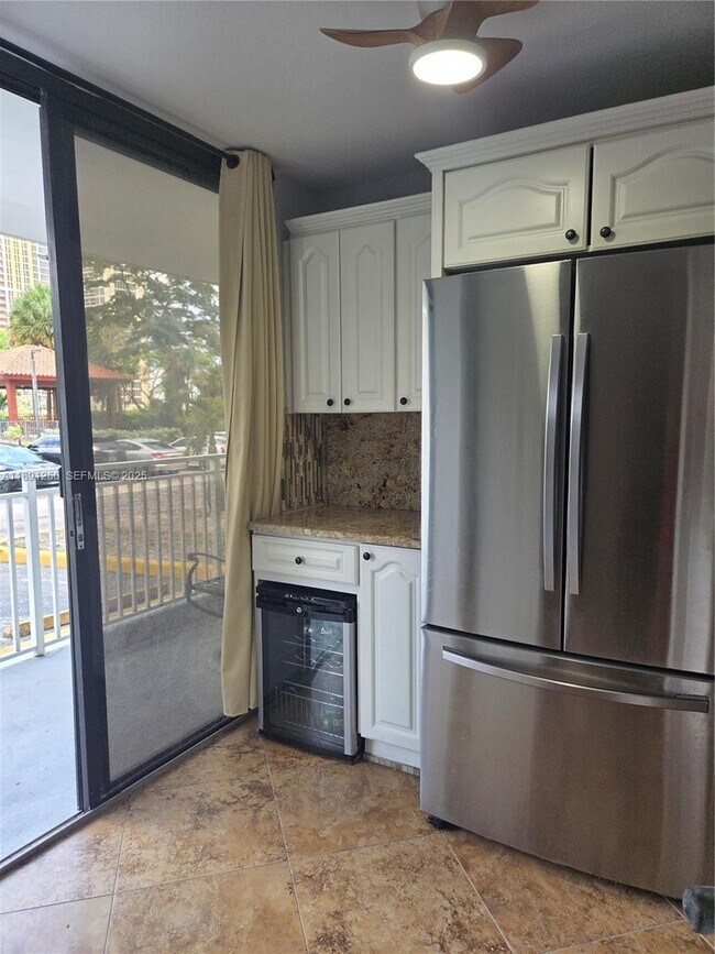 Building Photo - 210 174th St