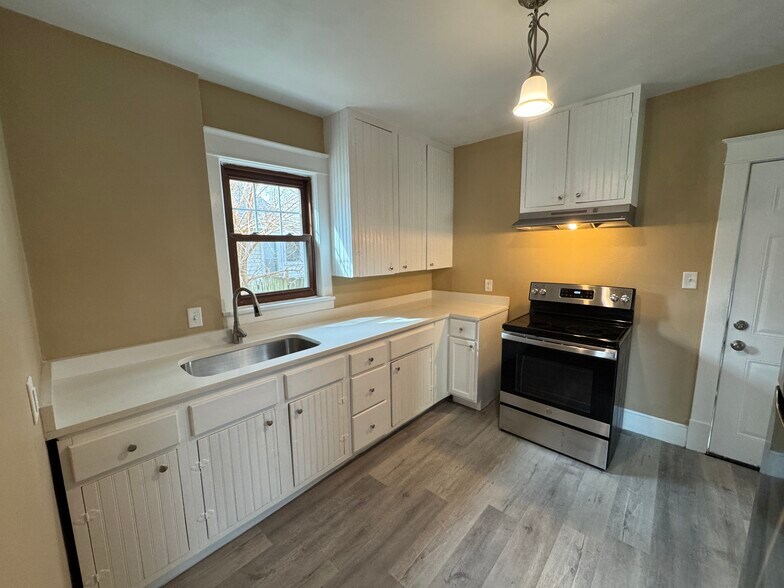 Building Photo - 1915 11th St