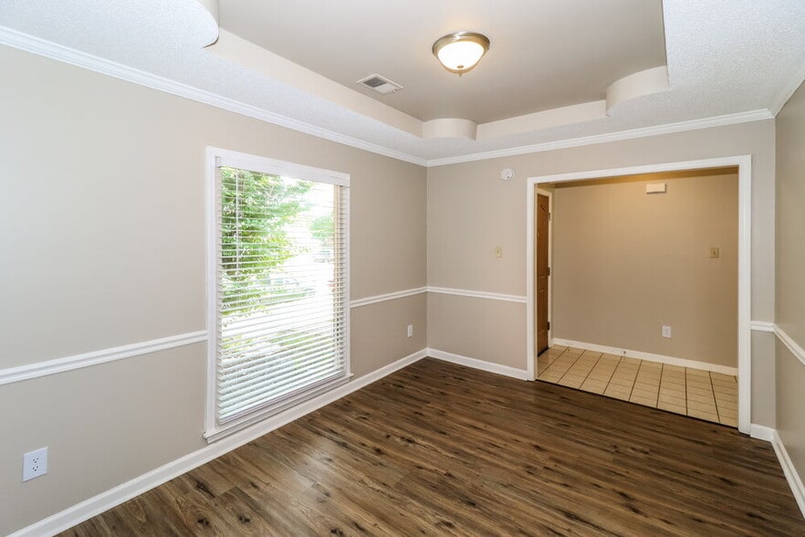 Building Photo - 1965 Abbott Cove