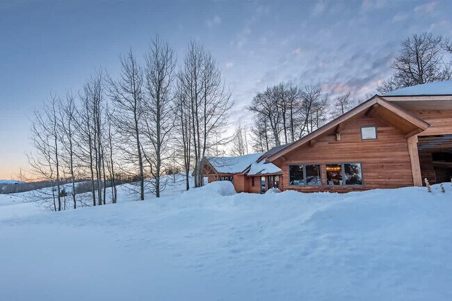 Building Photo - 10570 Rammell Mountain Rd