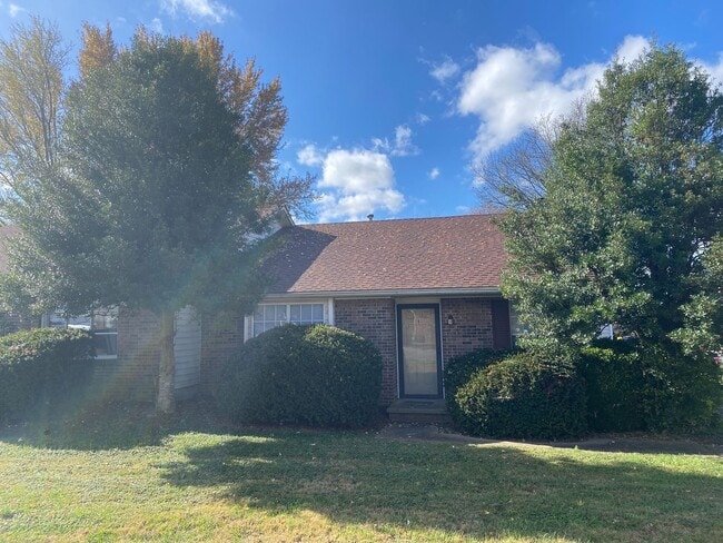 Primary Photo - 118 Creekwood Ave