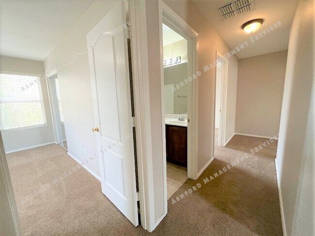 Building Photo - 2417 S 90th Glen