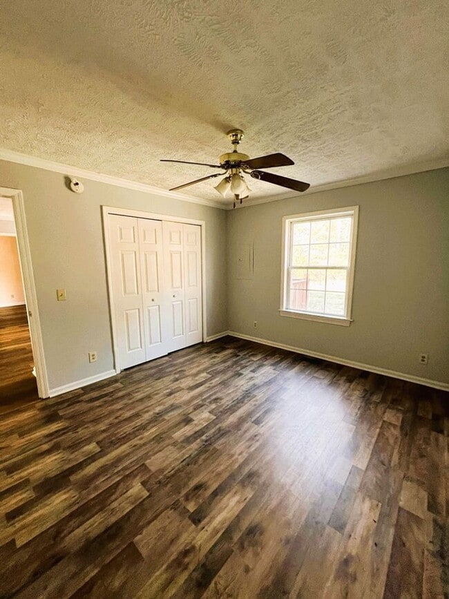 Building Photo - 108 Glenn Forest Dr