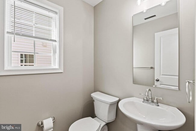 Building Photo - 41577 Church St