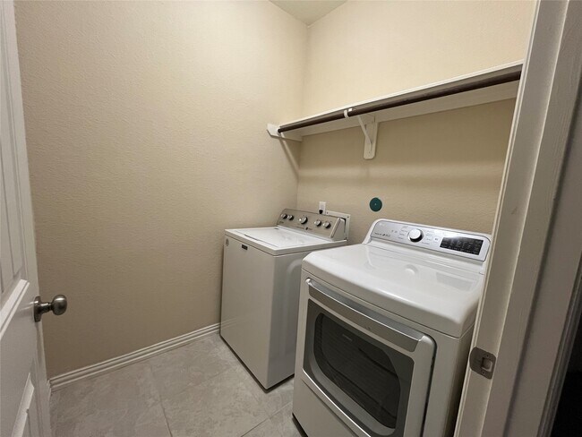 Building Photo - 2248 Ivy Wall Dr