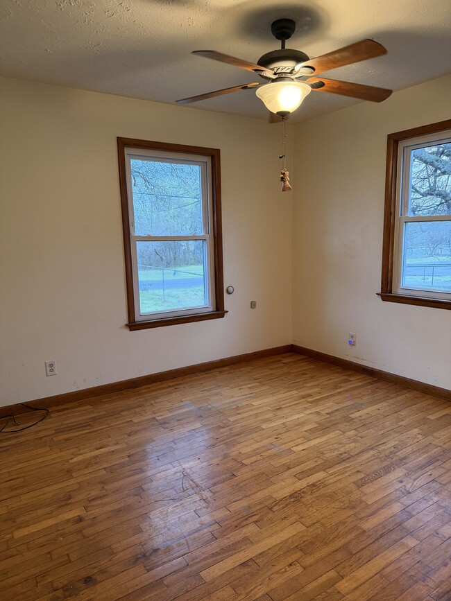 Building Photo - 209 W Frontier St