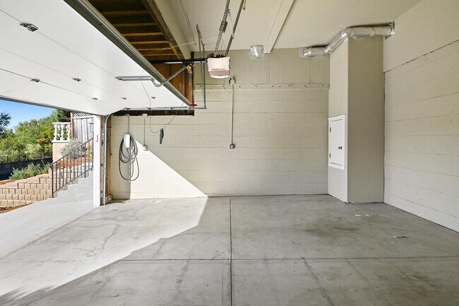 Building Photo - 3817 Naughton Ave