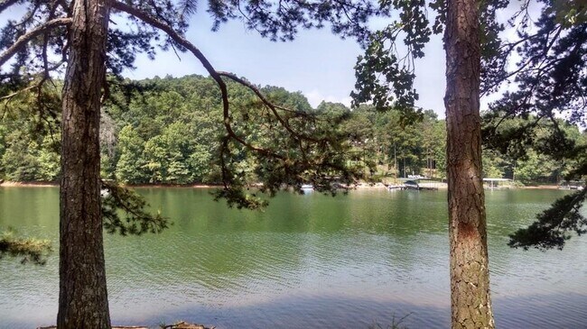 Building Photo - 537 Stillwood Dr