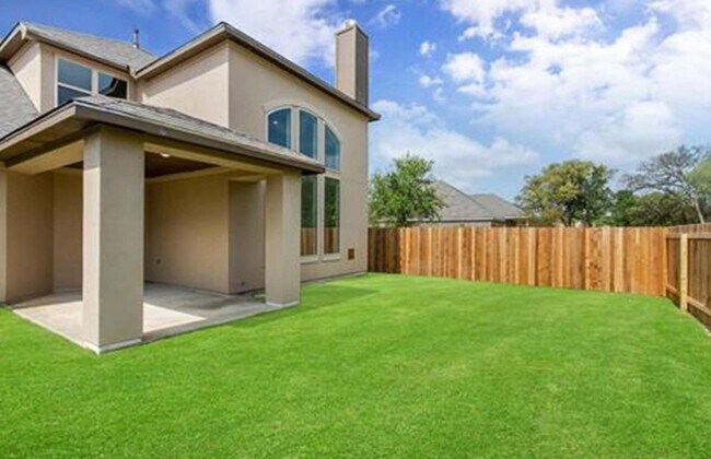 Building Photo - Beautiful Home 4BED/3BATH house for lease, located down the street from the Historic Gruene