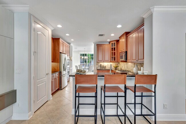 Building Photo - 5585 NE Trieste Way