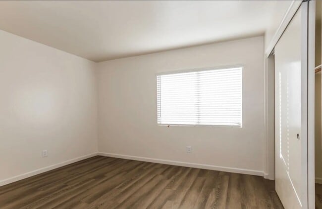 Building Photo - 4210 N 113th Dr