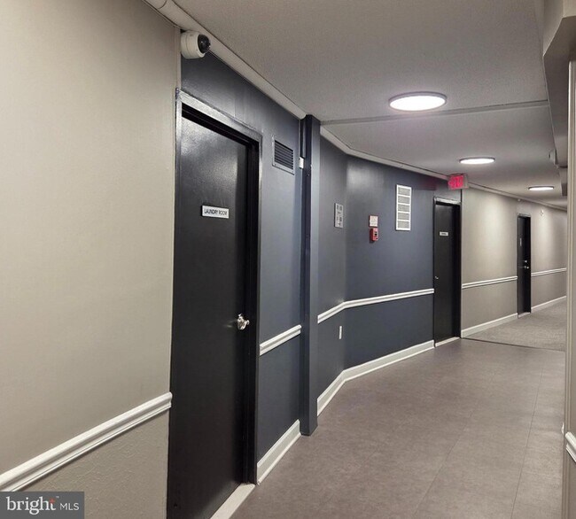 Building Photo - 2500 N Van Dorn St