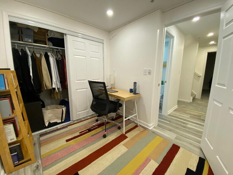 Building Photo - 1327 Belmont St NW