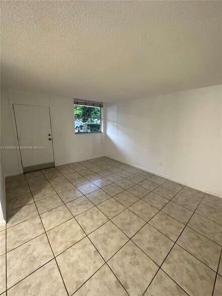 Building Photo - 1801 S Treasure Dr