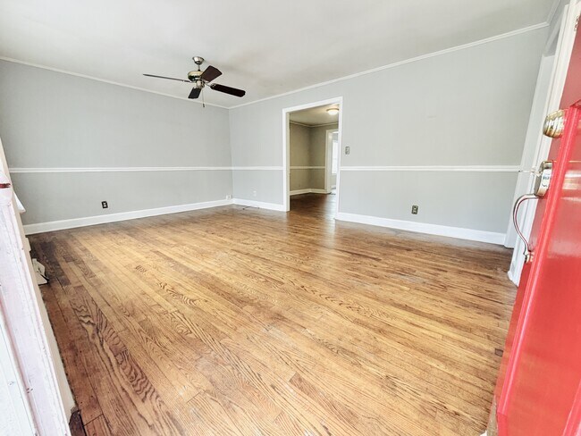 Building Photo - 1020 Betsy Dr