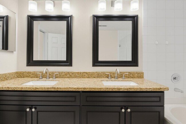 Building Photo - 20951 Via Alamanda