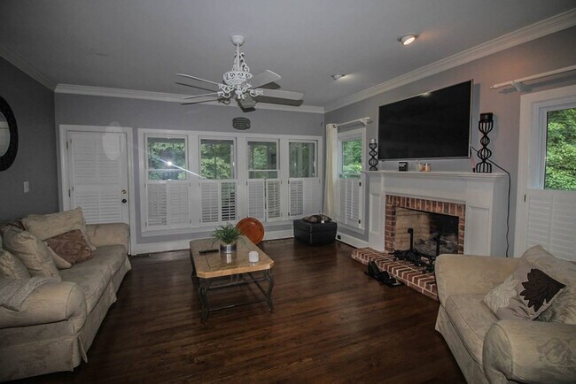 Building Photo - 4265 Deerwood Ln