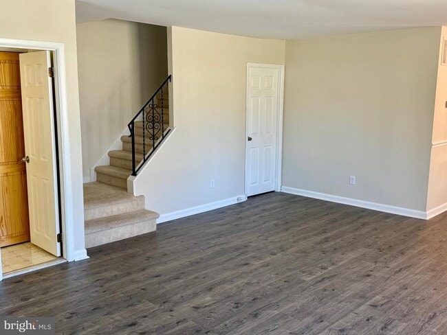 Building Photo - 22 Fitzwatertown Rd