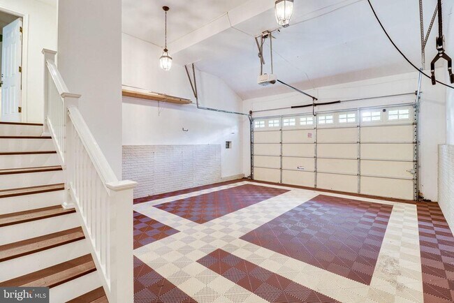 Building Photo - 6122 Bayliss Pl