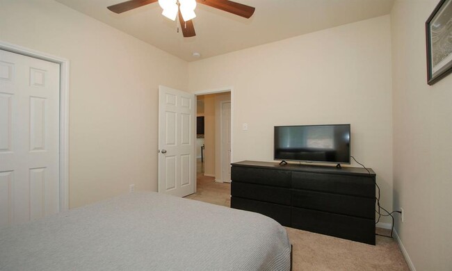 Building Photo - 21615 Rainfall Park Dr