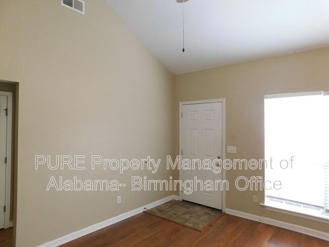 Building Photo - 2755 Southwood Ln