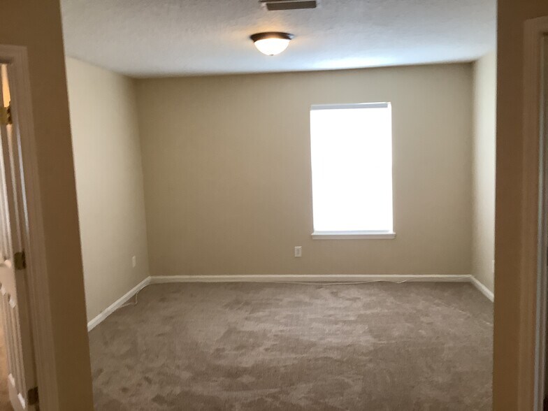 Building Photo - 729 Porto Cristo Ave
