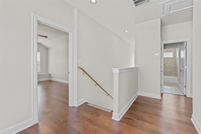 Building Photo - 205 Riverhill Cv