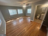 Building Photo - 316 Van Sant Dr