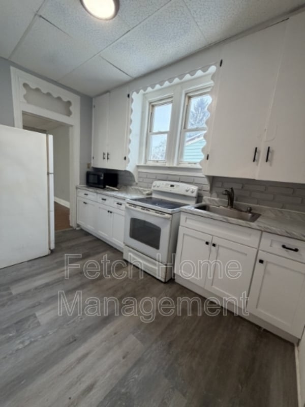 Building Photo - 569 W Philadelphia St