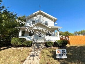 Building Photo - 3 Bedroom House