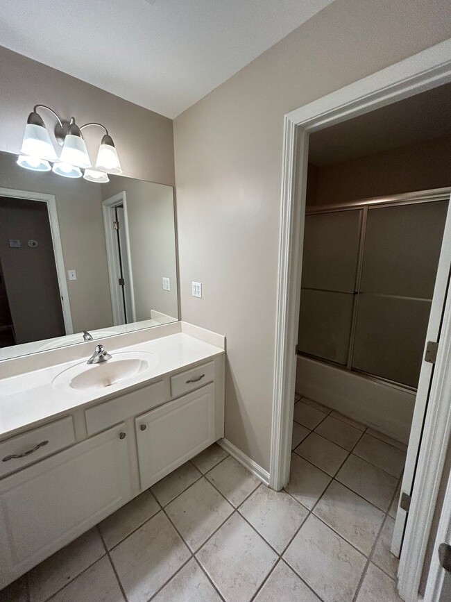 Building Photo - Large 3 bd 2.5 bath with all new paint! Fe...