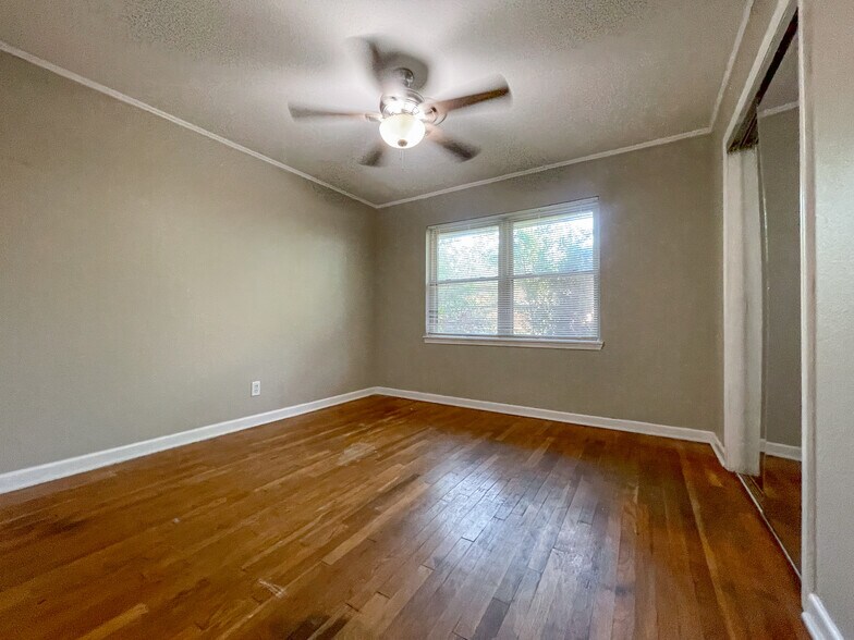Building Photo - 110 E San Benito Dr